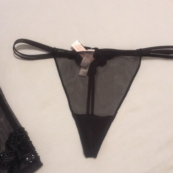 Victoria’s Secret Black Leopard Corset & G-String - Picture 5 of 7